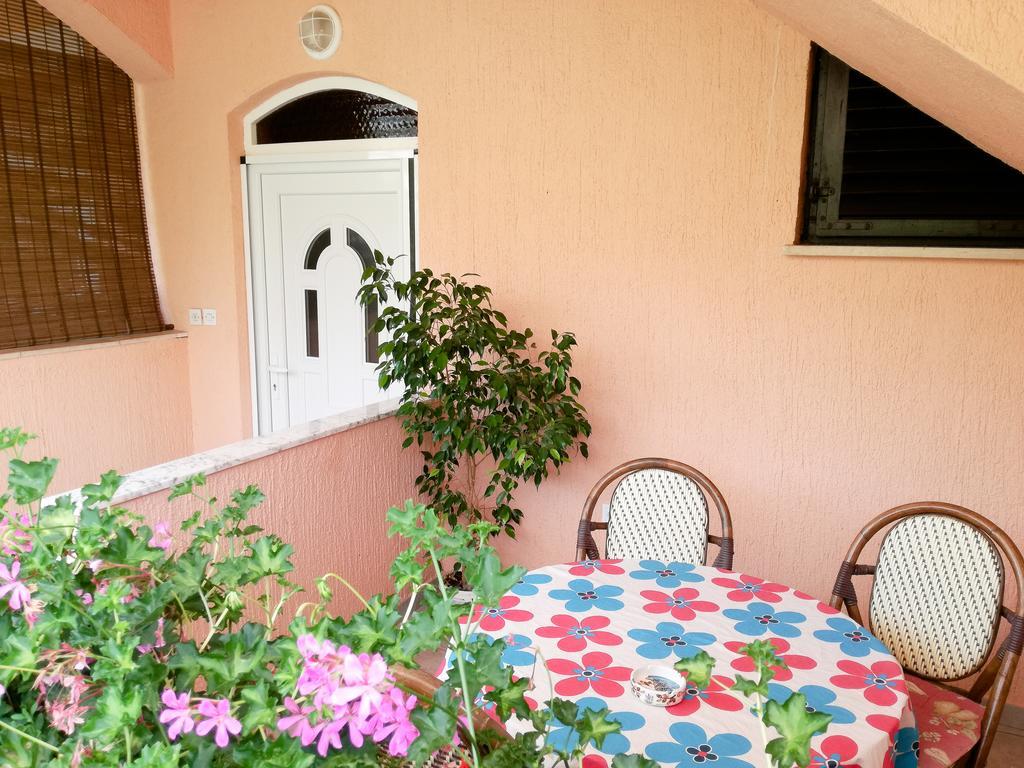Apartments Bardak Ližnjan Εξωτερικό φωτογραφία