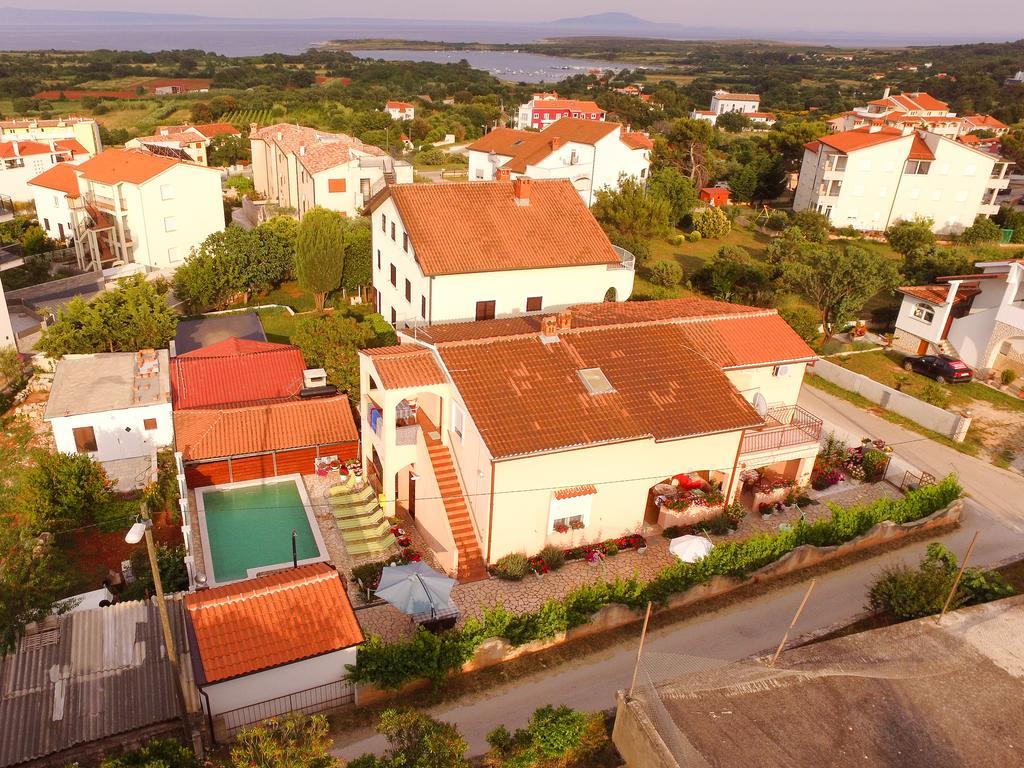 Apartments Bardak Ližnjan Εξωτερικό φωτογραφία