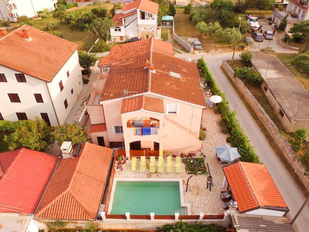 Apartments Bardak Ližnjan Εξωτερικό φωτογραφία
